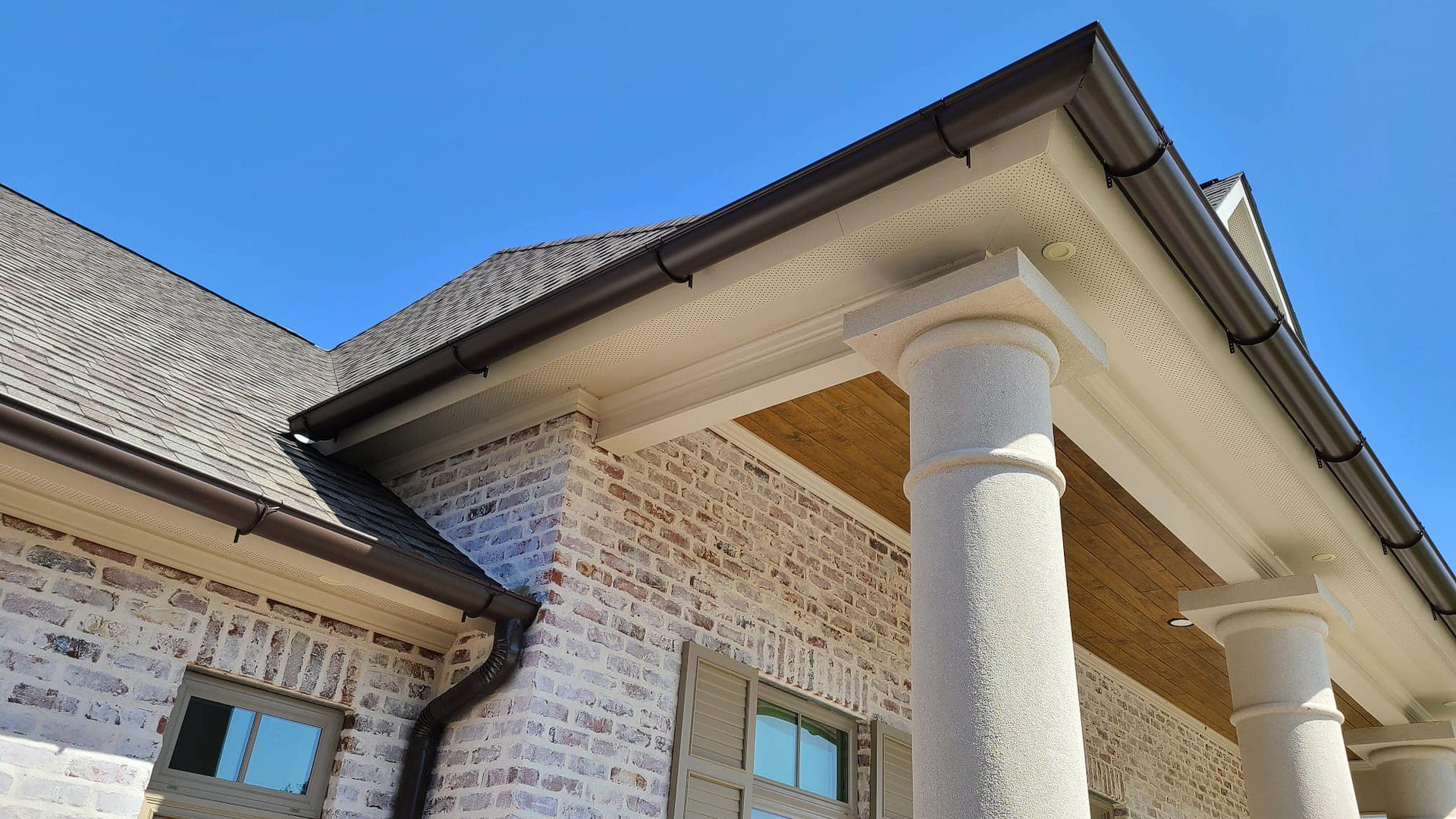 Majestic Gutters Banner
